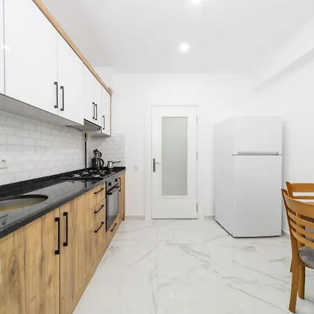 Apartment Flat Near Popular Attractions In Muratpasa